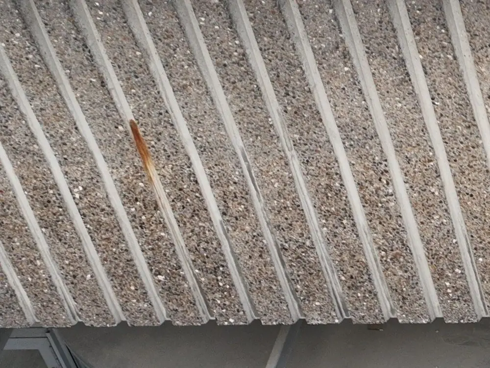 Rust streak on a concrete element
