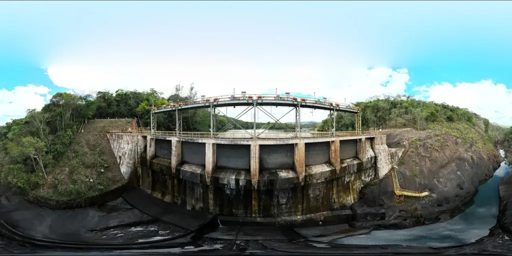 Le barrage de Peti (Minas Gerais) vu de l’aval, septembre 2023